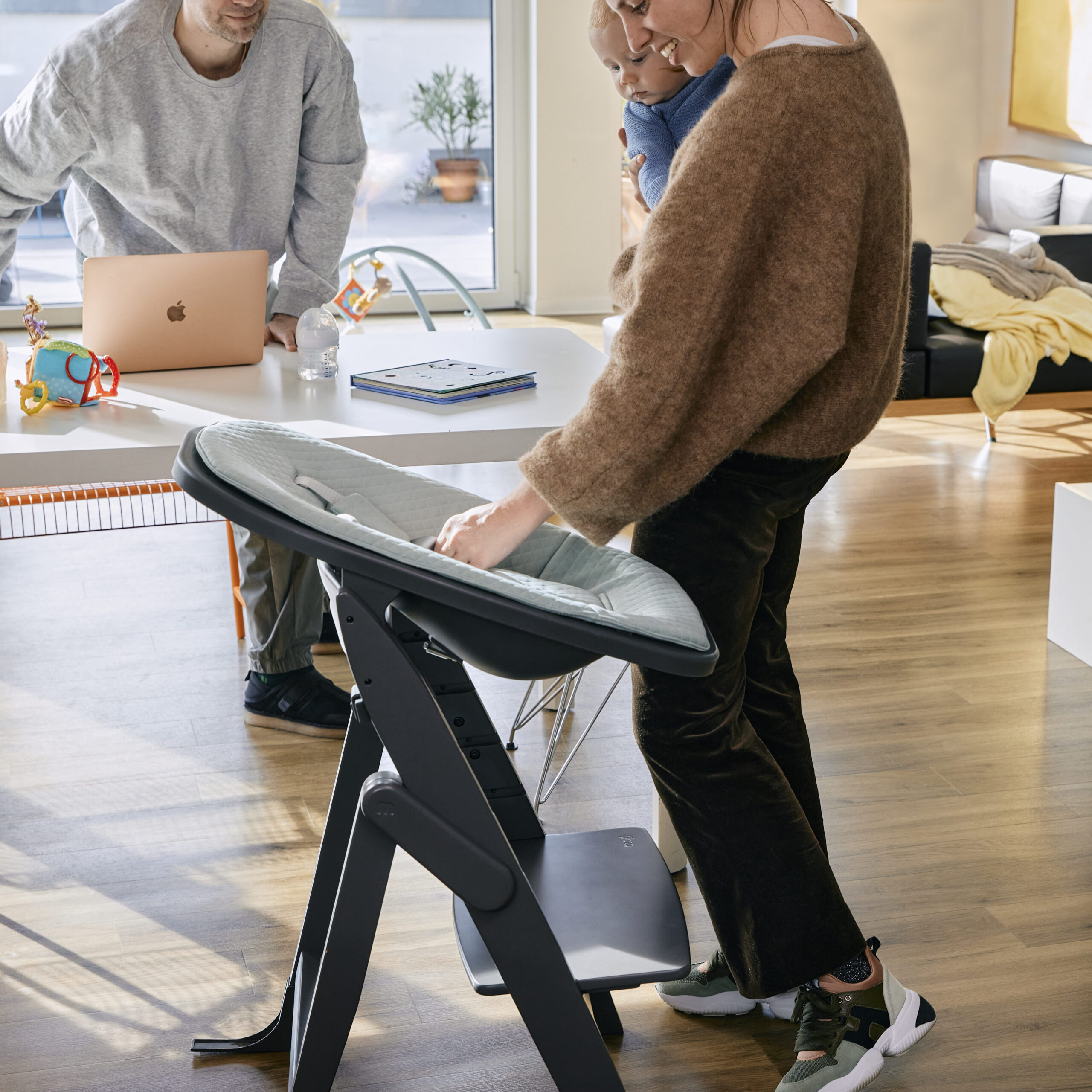 "Moji Yippi" valgomojo kėdė su atlošu "Moji Yippi" valgomojo kėdė su atlošu